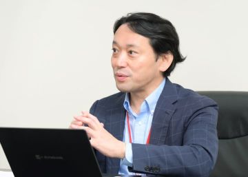 Omnia LINK営業部 部長　小笠原 大介